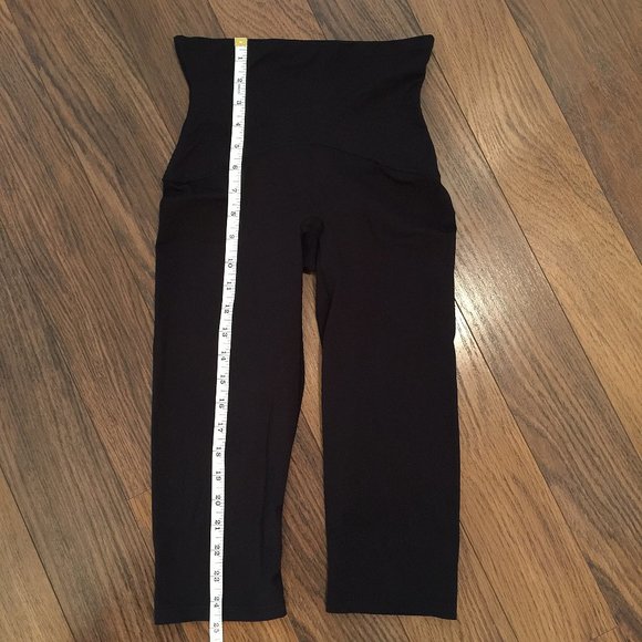 SPANX Black Compression Under Garment Shape Wear - Cropped Pants - Picture 5 of 13